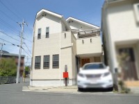 築浅の美宅！自然豊かな住環境！
北西角地の為、陽当り・通風良好！