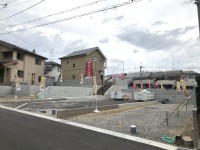 全5区画の分譲地！！阪急「東向日」駅徒歩12分！
小屋裏収納もあり収納充実☆
南向きの為陽当り良好♪駐車2台可♪
