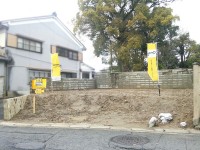 阪急『桂駅』まで徒歩９分です！南向きの為、陽当たり良好！！
ゆとりの土地３４．９９坪！西側通路のため、採光・通風良好！
スーパーフレスコ樫原店約５７６ｍと買物便利！