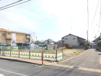 阪急『西向日駅』徒歩７分で全４区画の分譲地が登場！！
南向きの為、陽当たり良好！周辺施設充実で生活便利な立地♪
小学校・中学校ともに近く、通学も安心！