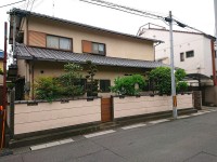 阪急『東向日駅』とJR『向日町駅』の便利な2WAYアクセス！
土地広々約80坪の6SLDK！二世帯住宅としても♪
南側お庭なので、陽当たり・通風良好♪