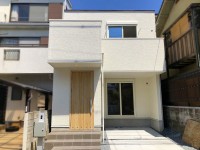阪急『西向日駅』まで徒歩15分！ワンボックス車駐車可能！
長岡第七小学校まで徒歩6分(約450ｍ)とお子様の通学も安心です♪
いつでも内覧可能です！