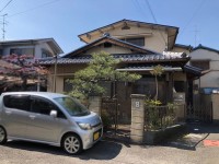阪急『東向日駅』まで徒歩9分と通勤・通学便利な立地！
閑静な住宅地！土地約９９坪で８DKと大家族にもオススメ！
北側駐車場につき、採光・通風良好♪