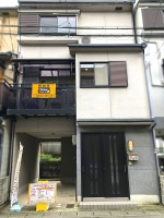 ２０１９年６月下旬頃リフォーム完了予定！
各居室６帖以上、クローゼット付！小屋裏収納６帖付で収納充実のお家！
前面道路６ｍと駐車が苦手な方もラクラク♪
