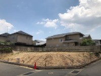 限定２区画分譲！北西角地につき、採光・通風良好！
区画の整った閑静な住宅地！ゆとりの土地５４.６９坪！
前面道路広々８ｍ、間口広々♪