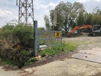 資材置き場や駐車場としてもオススメ！
土地広々約３９９.９坪！