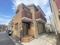 阪急『洛西口駅』まで徒歩１４分！
空家につき、即入居可能！全室南向きの為、明るいお部屋です♪
バルコニー２面あり、お洗濯物もたくさん干せます！
