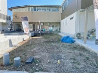 全５区画の分譲地！自由設計なのでお好きな間取りで建築可能！
前面道路広々８ｍで駐車もラクラク♪
モデルハウスもございますので、ご案内いたします！