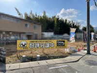 全５区画の分譲地！道路広々８ｍで駐車もラクラク♪
建築条件無し売土地の為、お好きな工務店やハウスメーカーで建築可能！
弊社専属設計士が無料で間取り作成致します！