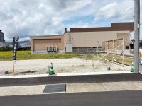 全７区画の分譲地！前面道路広々６ｍ！
自由設計につき、お好きな間取りにて建築可能！
スーパーやコンビニ、ドラッグストアがすぐ近くにあって生活便利♪