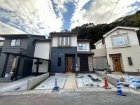 阪急「西山天王山」駅徒歩１５分！大型分譲地！
前道広々6ｍ！土地広々30.42坪！！
第二大山崎小学校まで約480ｍ（徒歩6分）でお子様にも安心！
