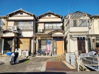 阪急『西向日駅』徒歩１３分！南向きにつき、陽当たり良好！
全居室６帖以上の５ＤＫ！リフォーム歴のあるお家です！
小学校が近いのでお子様の通学も安心♪