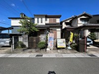 令和５年２月ハウスクリーニング済！
田園風景の広がる閑静な住宅街！土地広々４０坪！
全居室６帖以上の５ＬＤＫ！車通りが少なくお子様の通学も安心です♪