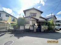 建築条件無し売り土地６２．６１坪！陽当たり・通風良好！
お好きな工務店やハウスメーカーで建築可能！
小・中学校が近くお子様の通学も安心！