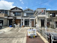 ２０２３年６月リノベーション完成！
お家に合わせた家具・照明器具、エアコンをプレゼント！
阪急『西向日駅』徒歩１３分！南向きにつき、陽当たり良好！