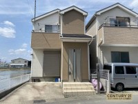 南向き＆西側は田んぼにつき、陽当たり・通風良好！閑静な住宅地！
全居室６帖以上の３ＳＬＤＫ！ワンボックスも駐車可能！
室内大変丁寧にお使いで美宅！