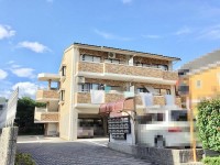 現在賃貸中のオーナーチェンジ物件！利回り５．１７％！
阪急『西向日駅』まで徒歩６分で通勤や通学に便利！
南向きの最上階につき日当たり・通風良好！