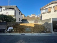 建築条件無し売土地の為、お好きな工務店やハウスメーカーで建築可能！
南東向きで陽当り良好！閑静な住宅地！
間口７．５５ｍ！小学校が近くて通学も安心♪