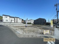 閑静な住宅地の全５区画の分譲地！
自由設計につき、お好きな間取りで建築していただけます！
前面道路も広々６ｍで駐車もラクラク♪近くに公園が多数！