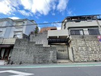 阪急『西向日駅』まで徒歩７分！南向きにつき、陽当り良好！
室内丁寧にお使いです！周辺施設充実！
小・中学校まで徒歩３分圏内でお子様の通学も安心！