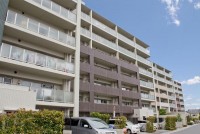 専用庭・駐車場付き！共用施設・設備充実！
阪急とＪＲの２ＷＡＹアクセスで通勤や通学に便利な立地です！
管理員24H常駐で安心です♪