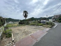 向日市、西京区、南区を専門　ユニバーサルホームサービス洛西口店 ☆建築条件無し売土地☆お好きなハウスメーカーや工務店で建築可能！
土地広々約45.8坪！JR「吉富」駅から徒歩7分☆
インターが近くにあり、アクセス良し◎