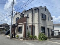 三方あいており各居室が南に面しているので、陽当たり良好！
納戸や天井収納など収納スペースも豊富！
徒歩圏内に周辺施設も充実しており生活に便利な立地です！