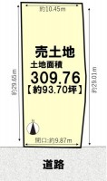 閑静な住宅地!土地面積広々、約93.70坪!
小学校まで徒歩4分圏内でお子様の通学も安心!
国道9号線が近く飲食店やスーパーなど商業施設充実!