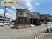 お盆も営業中！２方空きの角地のため、日当たり・通風良好です♪
２０２２年１２月水まわり設備入替え済み！
長岡第十小学校まで徒歩１分！子育て世帯にオススメです！