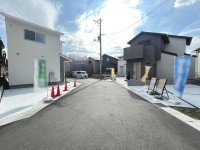 全８区画の大型分譲地！ファミリー世帯におすすめの３ＬＤＫ！
ロフト付で収納スペース充実！駐車２台可能！
周辺施設充実で生活に便利！