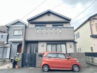 南向きで目の前も公園につき、陽当たり・通風良好！
阪急とＪＲの駅近２ＷＡＹアクセス！
前面道路は広々の１２ｍ！新築用地としてもご検討ください♪