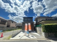 閑静な住宅地！限定２区画！
ＺＥＨ水準省エネ住宅仕様！南向きにつき陽当たり良好！
駐車２台可能！天井収納庫など収納スペース充実！