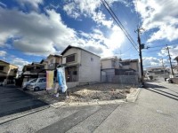 閑静な住宅地！北西角地！土地面積約２８坪！
自由設計につきお好きな間取りで建築していただけます！
徒歩圏内にスーパーやコンビニなど商業施設充実！