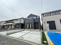 閑静な住宅地の２区画の分譲地！ＬＤＫ広々１８帖！
並列駐車２台可能！南向きにつき陽当たり良好！
徒歩圏内に商業施設充実で生活に便利！
