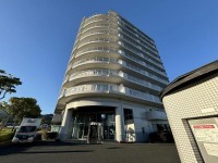 丹後半島に位置するリゾートマンション！
リフォーム歴のあるお家！南東向きにつき陽当たり良好！
テニスコートやカラオケなど充実の共用設備！