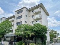 ５階建の４階部分で陽当たり・通風良好！
南向きバルコニーの角部屋！ファミリー世帯におすすめの４ＤＫ！
室内大変丁寧に使用されています！
