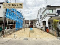 閑静な住宅地の整形地！土地面積約３０坪！
間口広々約７.７ｍ！阪急とＪＲの2ＷＡＹアクセスで生活に便利！
イオンモール京都桂川まで徒歩１０分圏内！