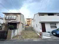 閑静な住宅地の整形地！
建築条件無し売土地につき、お好きな工務店やハウスメーカーで建築可能！
阪急『桂駅』まで徒歩１２分で通勤や通学に便利！