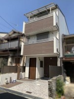 ２０２２年１月建築の築浅物件！南向きにつき陽当たり・通風良好♪
阪急「東向日」駅とＪＲ「向日町」駅の２ＷＡＹアクセス可能！
小学校まで徒歩６分でお子様の通学も安心!