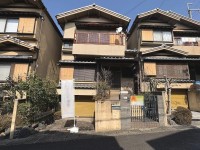 建築条件無し土地☆お好きな工務店やハウスメーカーで建築可能！
南向きで陽当たり良好！前道約６ｍで駐車が苦手な方も安心♪
生活施設が徒歩圏内に充実で生活に便利な立地！