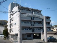 向日市、西京区、南区を専門　ユニバーサルホームサービス洛西口店 ２０２３年３月リフォーム済み物件！全
最寄りのバス停まで徒歩２分！オートロック付きマンションでセキュリティー安心！
公園が近くにあり、小さいお子様と遊ぶ場所が充実♪