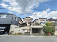 土地面積約５８坪！解体後更地渡し！
建築条件無し土地につき、お好きな工務店やハウスメーカーで建築可能！
徒歩圏内に商業施設充実で生活に便利！
