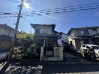 区画の整った閑静な住宅地！土地面積ゆとりの約４４坪！
東向きで前面道路は広々６ｍ！
建築条件無し土地につきお好きな工務店やハウスメーカーで建築可能！

