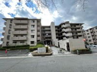 北東角部屋につき、陽当たり良好！令和５年１０月にハウスクリーニング済み！
ＬＤＫ広々２１帖！室内丁寧にお使いです！
周辺交通量が少なくお子様も安心！