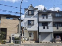 閑静な住宅地にある３ＳＤＫのお家！
南向きで陽当たり・通風良好です♪
小・中学校まで徒歩１０分圏内でお子様の通学にも安心！