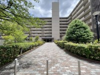 ２０２５年５月室内リフォーム完成予定！
ＪＲと阪急の２ＷＡＹアクセスで通勤・通学に便利！
１階部分につき階下を気にせず生活していただけます！