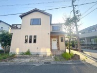 ２０２５年７月リフォーム完成予定の４ＬＤＫ！
角地につき陽当たり・通風良好！
全居室６帖以上＆収納付き！