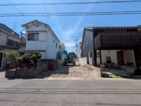 閑静な住宅地の整形地！限定２区画分譲！
建築条件無し売土地につき、お好きな工務店やハウスメーカーで建築可能！
徒歩圏内に商業施設充実で生活に便利！