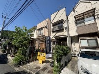 閑静な住宅地！全居室６帖以上の３ＤＫ！
リフォームのご相談も承っております！
徒歩圏内に商業施設がそろっているので生活に便利！