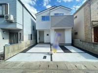 ２０２５年９月完成！ＺＥＨ水準省エネ住宅！
フラット３５Ｓ対応！並列駐車２台可能！
間口広々７．１ｍで車の出し入れもらくらく♪